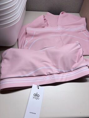 ALO Yoga Pink Seam-Detail Sports Bra & Leggings Set